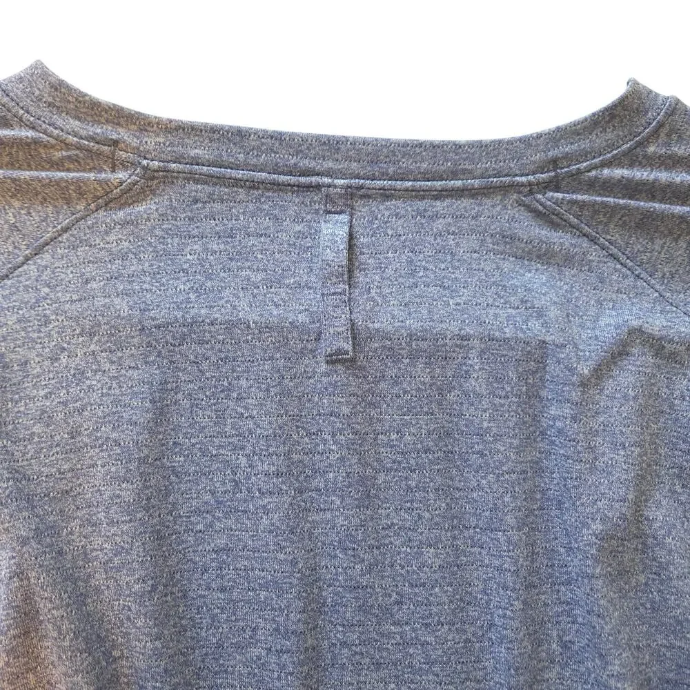 Lululemon License to Train Shirt Short Sleeve Light Blue size small or medium - Picture 4 of 11